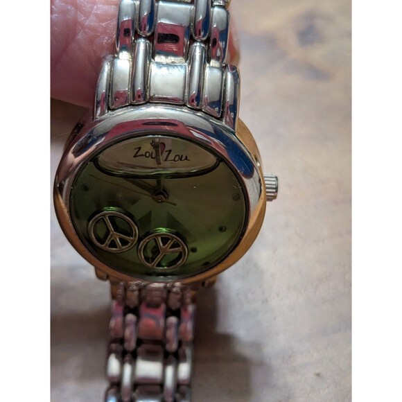 Zou Zou Women’s Quartz Watch - Peace Sign Detail, Groovy Green Dial, Y2K Style - Picture 3 of 7
